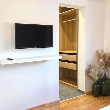 Calma Estate * Elevtheraí