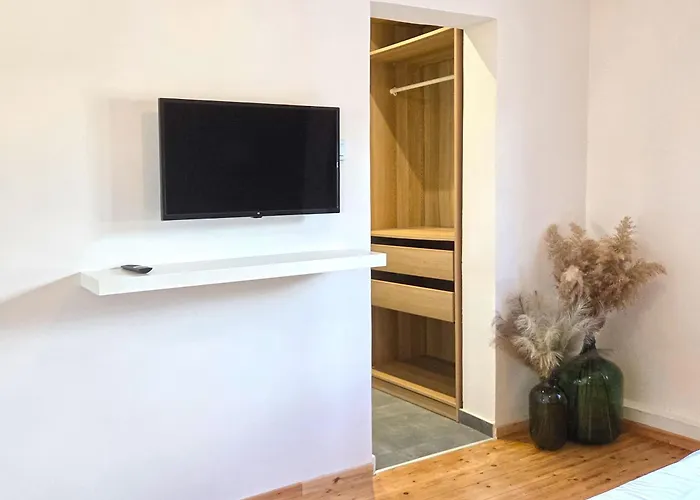 Calma Estate * Elevtheraí